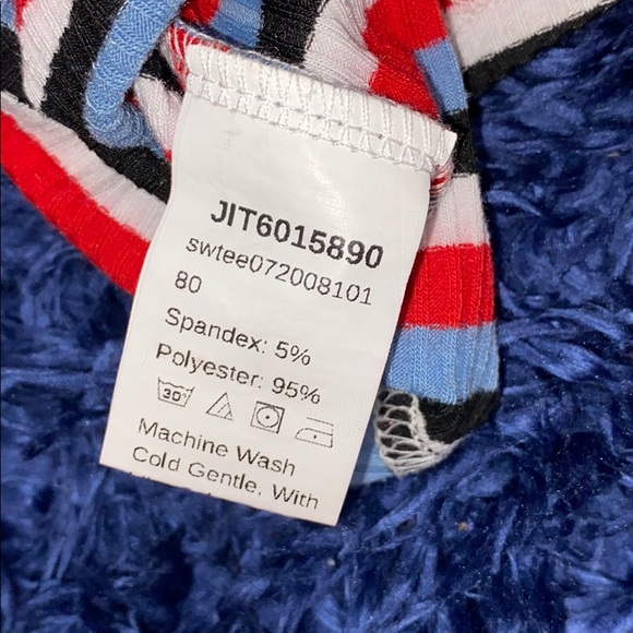 New sort sleeve, striped cropped top. Size small. - Picture 11 of 11